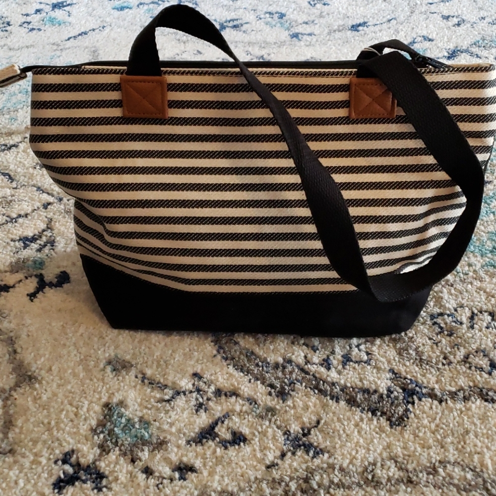Thirty One Demi Day Bag